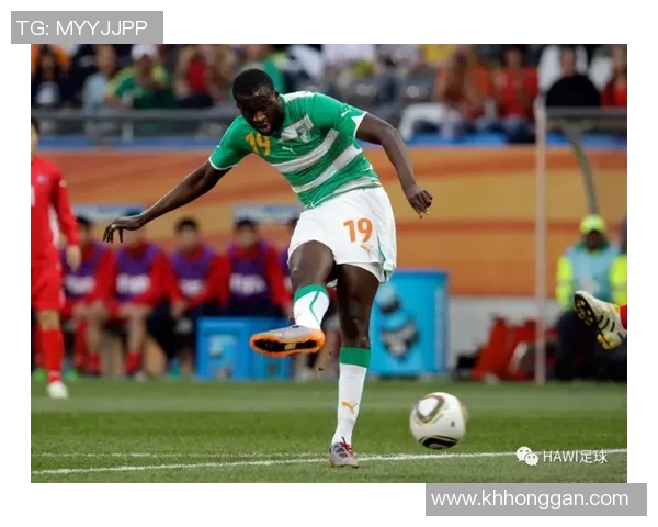 掌握足球正脚背射门技巧助你成为球场射手的秘诀与训练方法